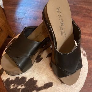 Boutique by Corkys Size 6